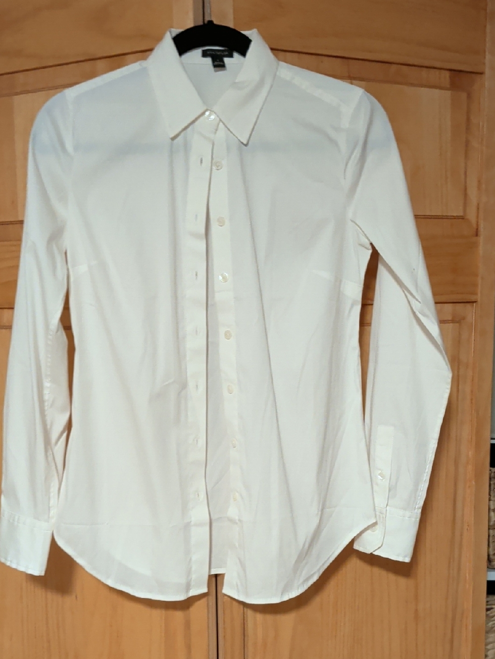 Women's White Long-Sleeve Dress Shirt - Tailored Point Collar, Stretchy